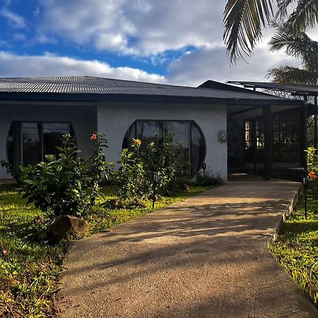 Hotel Hanau'Eepe Hanga Roa Buitenkant foto