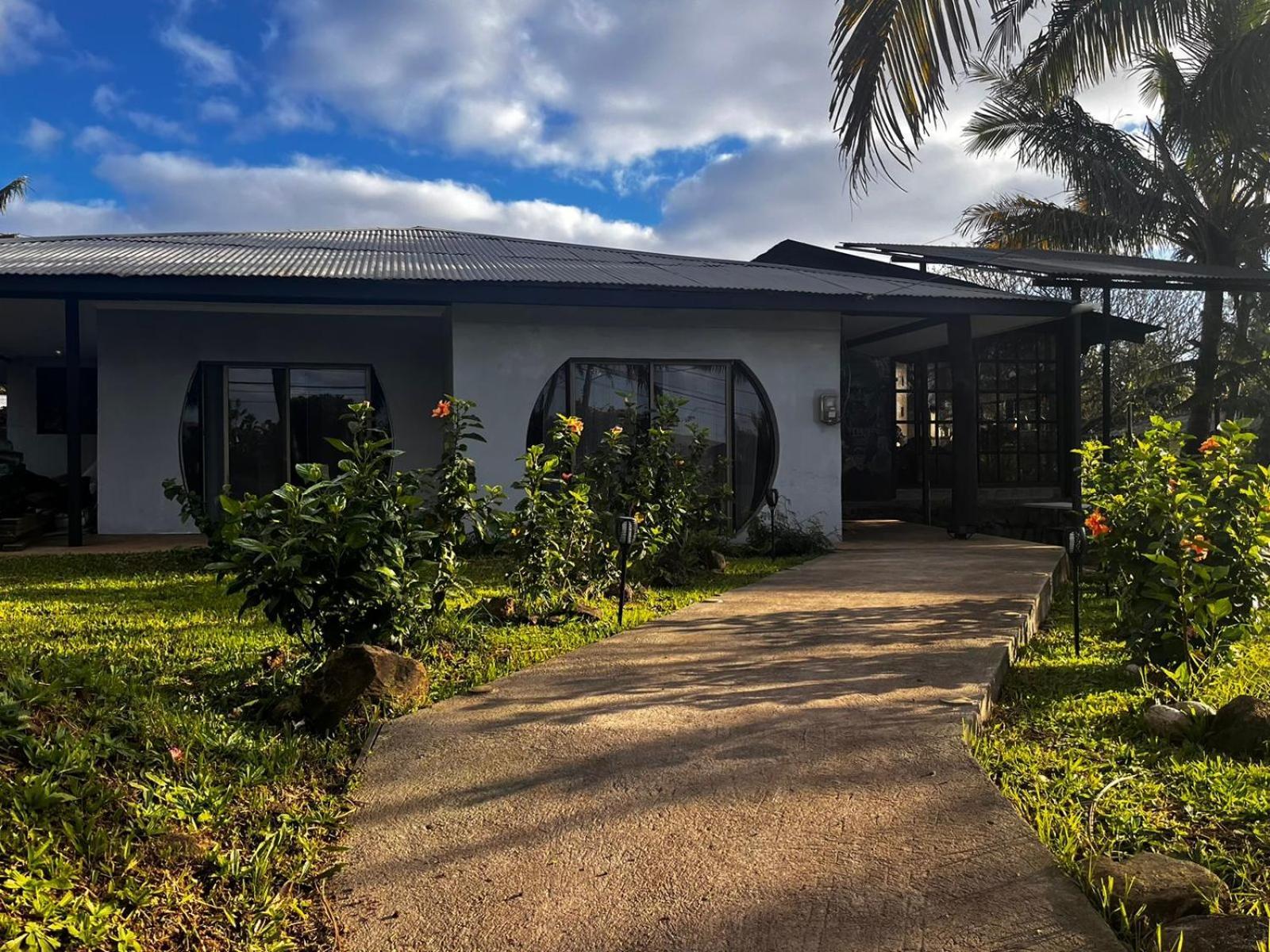 Hotel Hanau'Eepe Hanga Roa Buitenkant foto